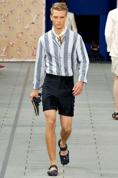 Look 36